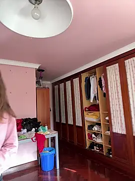 Snapshot of Wildmaca chatting on 2, 11, 2025 Wildmaca online show from 2, 11, 2025