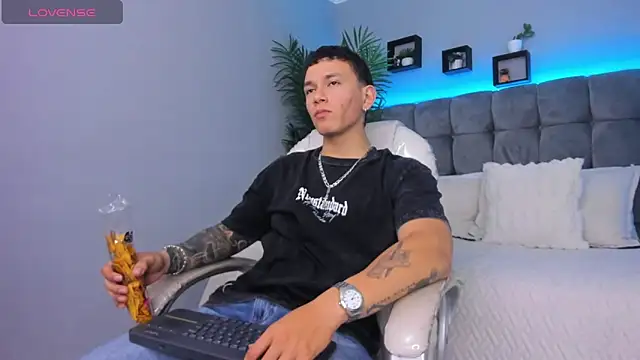 Thomas moon online show from 12, 2, 2026