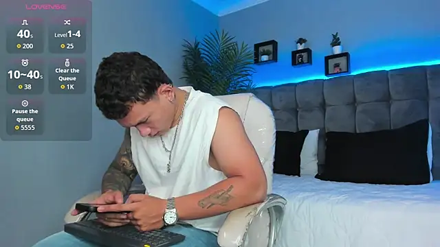 Thomas moon online show from 11, 4, 2026