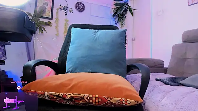 Snapshot of SebastianHilton chatting on 1, 2, 2026 SebastianHilton online show from 1, 2, 2026