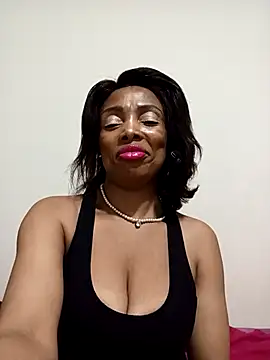 Snapshot of SEXYMOANSXX chatting on 4, 12, 2025 SEXYMOANSXX online show from 4, 12, 2025