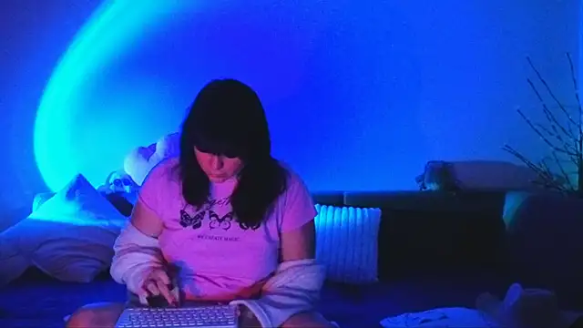 Bella Hillss online show from 10, 2, 2026