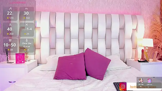 Viollet xoxo online show from 3, 2, 2026