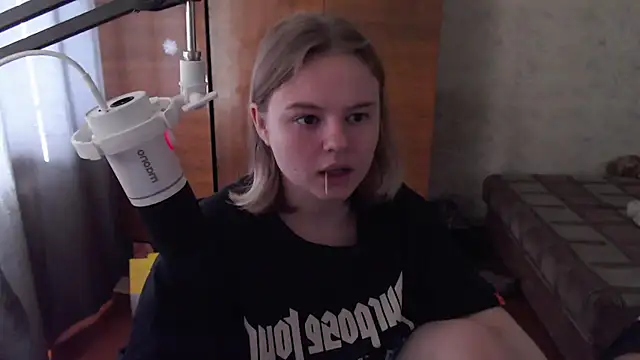 Snapshot of SlipperSherry chatting on 1, 10, 2025 SlipperSherry online show from 1, 10, 2025