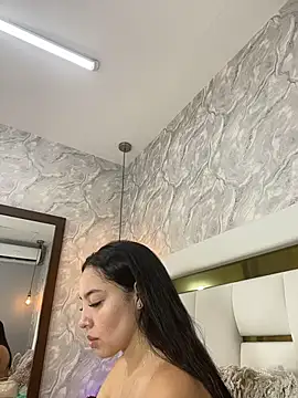 MiaFarkash online show from 3, 12, 2025