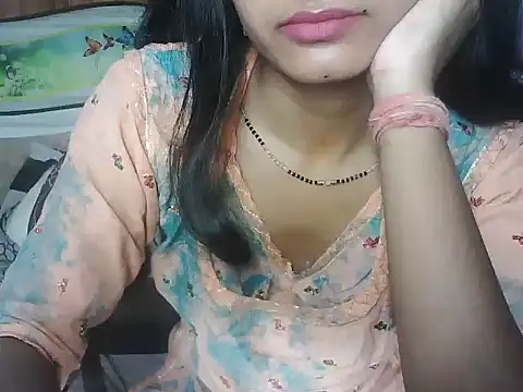 Snapshot of ROSE_GOLDE chatting on 18, 5, 2026 ROSE GOLDE online show from 18, 5, 2026