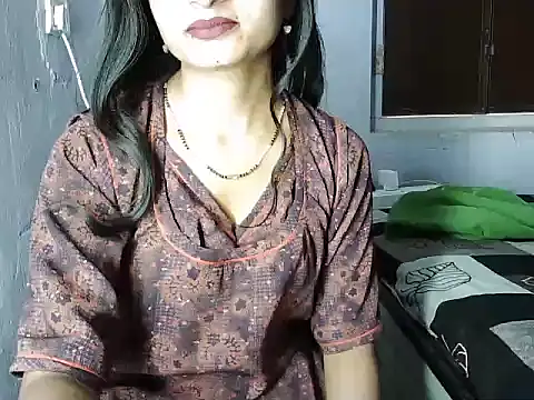 Snapshot of ROSE_GOLDE chatting on 8, 6, 2026 ROSE GOLDE online show from 8, 6, 2026