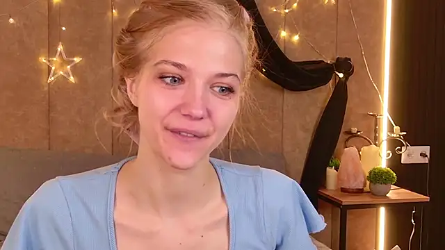 Snapshot of 4example_Chloe chatting on 23, 4, 2026 4example Chloe online show from 23, 4, 2026