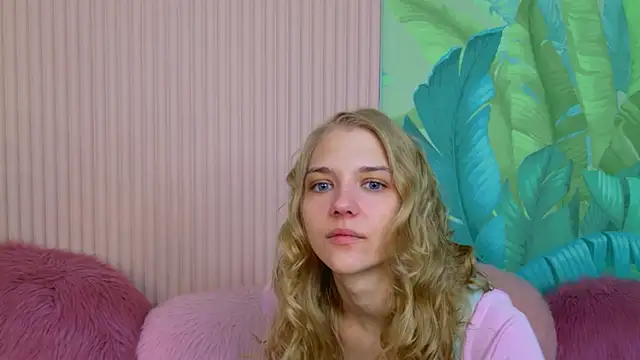 Snapshot of 4example_Chloe chatting on 24, 4, 2026 4example Chloe online show from 24, 4, 2026