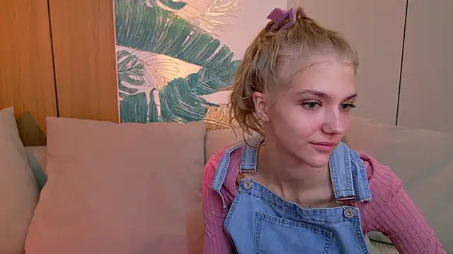 Snapshot of 4example_Chloe chatting on 25, 4, 2026 4example Chloe online show from 25, 4, 2026