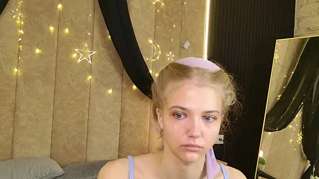 Snapshot of 4example_Chloe chatting on 11, 5, 2026 4example Chloe online show from 11, 5, 2026