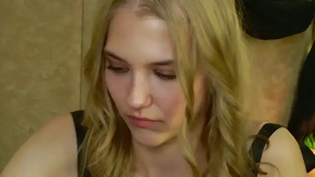 Snapshot of 4example_Chloe chatting on 11, 5, 2026 4example Chloe online show from 11, 5, 2026