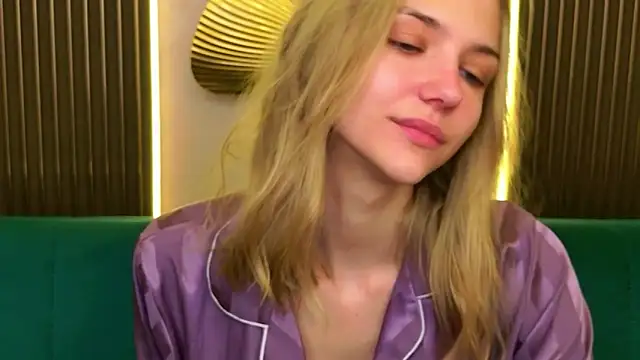 Snapshot of 4example_Chloe chatting on 7, 6, 2026 4example Chloe online show from 7, 6, 2026