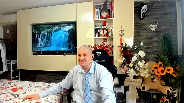 Snapshot of SpartacusDaddy48 chatting on 29, 4, 2026 SpartacusDaddy48 online show from 29, 4, 2026
