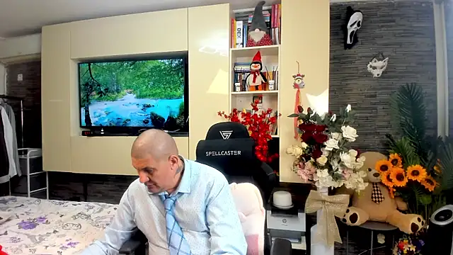Snapshot of SpartacusDaddy48 chatting on 29, 4, 2026 SpartacusDaddy48 online show from 29, 4, 2026