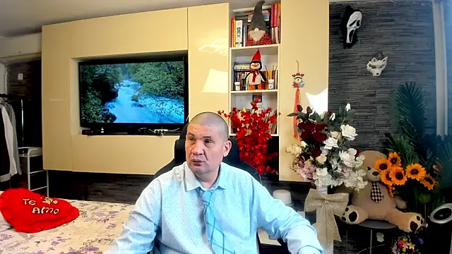 Snapshot of SpartacusDaddy48 chatting on 30, 4, 2026 SpartacusDaddy48 online show from 30, 4, 2026