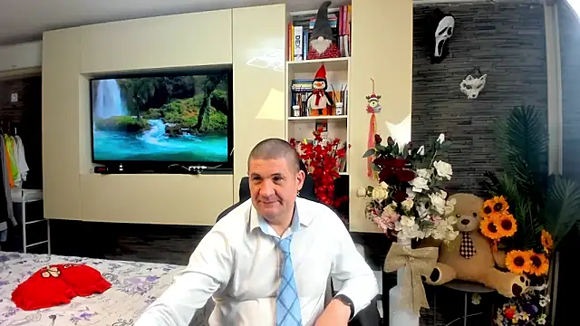 Snapshot of SpartacusDaddy48 chatting on 6, 5, 2026 SpartacusDaddy48 online show from 6, 5, 2026