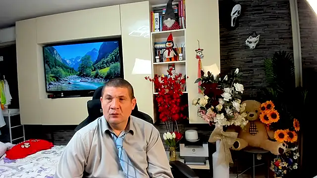 Snapshot of SpartacusDaddy48 chatting on 13, 5, 2026 SpartacusDaddy48 online show from 13, 5, 2026
