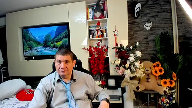 Snapshot of SpartacusDaddy48 chatting on 17, 5, 2026 SpartacusDaddy48 online show from 17, 5, 2026