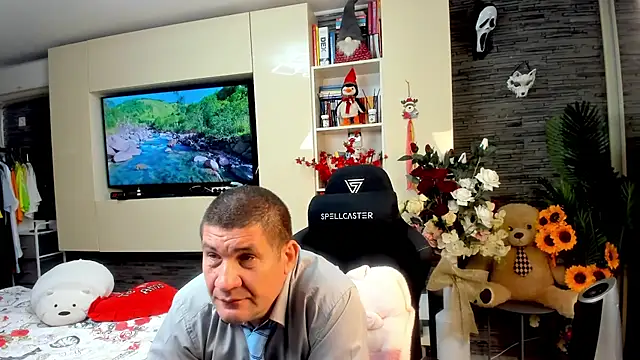 Snapshot of SpartacusDaddy48 chatting on 18, 5, 2026 SpartacusDaddy48 online show from 18, 5, 2026