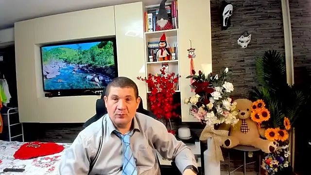 Snapshot of SpartacusDaddy48 chatting on 19, 5, 2026 SpartacusDaddy48 online show from 19, 5, 2026