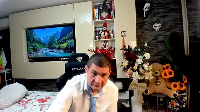 Snapshot of SpartacusDaddy48 chatting on 21, 5, 2026 SpartacusDaddy48 online show from 21, 5, 2026
