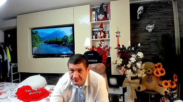 Snapshot of SpartacusDaddy48 chatting on 28, 5, 2026 SpartacusDaddy48 online show from 28, 5, 2026