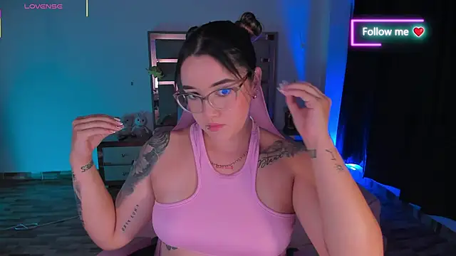 Snapshot of lunaarose chatting on 14, 2, 2026 lunaarose online show from 14, 2, 2026