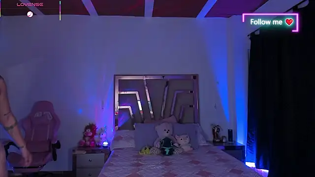 Snapshot of lunaarose chatting on 4, 3, 2026 lunaarose online show from 4, 3, 2026