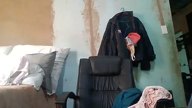 Snapshot of Nicky52 chatting on 5, 4, 2026 Nicky52 online show from 5, 4, 2026