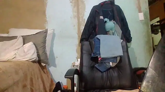 Snapshot of Nicky52 chatting on 10, 4, 2026 Nicky52 online show from 10, 4, 2026