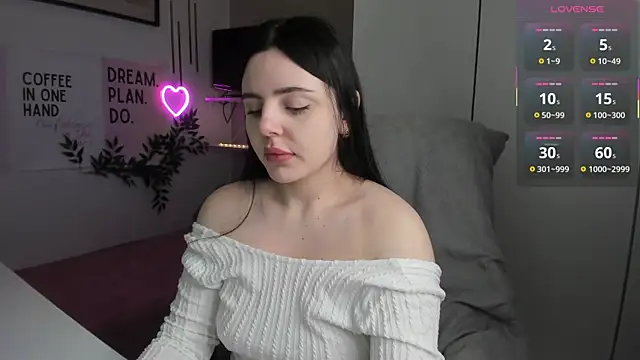 LiaWoow online show from 24, 11, 2025