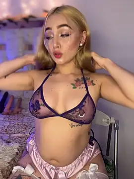 Snapshot of Sara_Sophia420 chatting on 13, 5, 2026 Sara Sophia420 online show from 13, 5, 2026