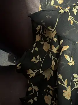 HiddenHoneyLDN online show from 9, 2, 2026