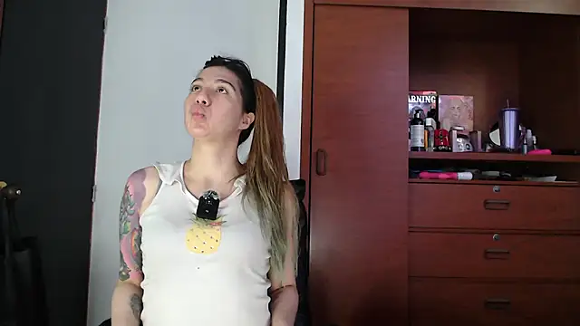 karlamoon23 online show from 25, 9, 2025