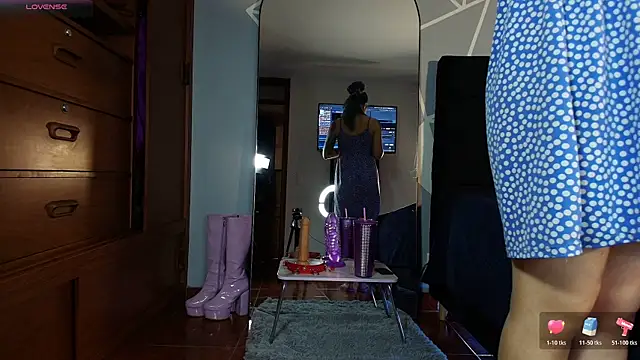 Snapshot of karlamoon23 chatting on 5, 4, 2026 karlamoon23 online show from 5, 4, 2026