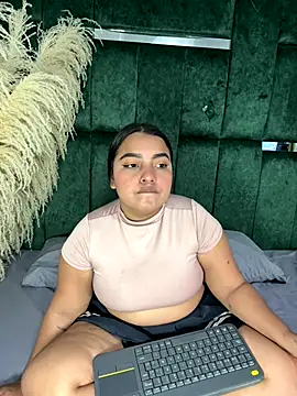 Chloe jackson25 online show from 12, 11, 2025