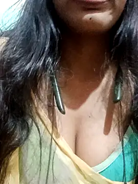 Snapshot of kaviyaponnu0987 chatting on 5, 10, 2025 kaviyaponnu0987 online show from 5, 10, 2025