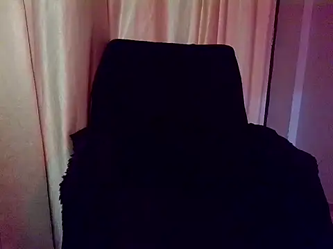 Snapshot of redruby_xoxo chatting on 12, 10, 2025 redruby xoxo online show from 12, 10, 2025