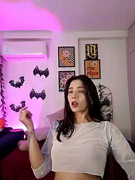 Snapshot of mishelkrave_ chatting on 28, 10, 2025 mishelkrave online show from 28, 10, 2025