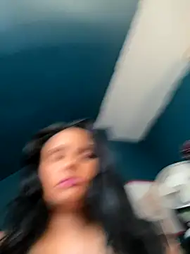 Snapshot of Angelaarayexx chatting on 6, 11, 2025 Angelaarayexx online show from 6, 11, 2025