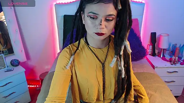 elapetitie online show from 4, 12, 2025