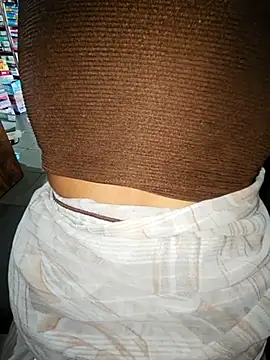 Snapshot of indianhotwife639 chatting on 4, 10, 2025 indianhotwife639 online show from 4, 10, 2025