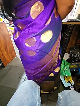 Snapshot of indianhotwife639 chatting on 28, 11, 2025 indianhotwife639 online show from 28, 11, 2025