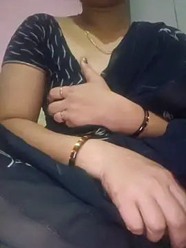 Snapshot of indianhotwife639 chatting on 20, 12, 2025 indianhotwife639 online show from 20, 12, 2025