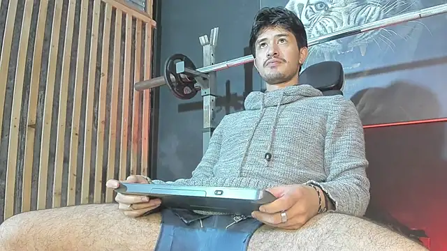 DimitriDeluxe online show from 17, 12, 2025