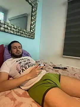 Snapshot of Alexitho25 chatting on 8, 7, 2026 Alexitho25 online show from 8, 7, 2026