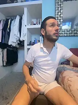 Snapshot of Alexitho25 chatting on 10, 7, 2026 Alexitho25 online show from 10, 7, 2026