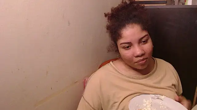 Snapshot of madelene chatting on 4, 11, 2025 madelene online show from 4, 11, 2025