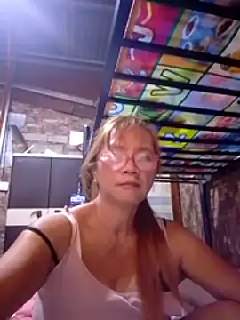 Snapshot of SexyHottMom chatting on 8, 1, 2026 SexyHottMom online show from 8, 1, 2026